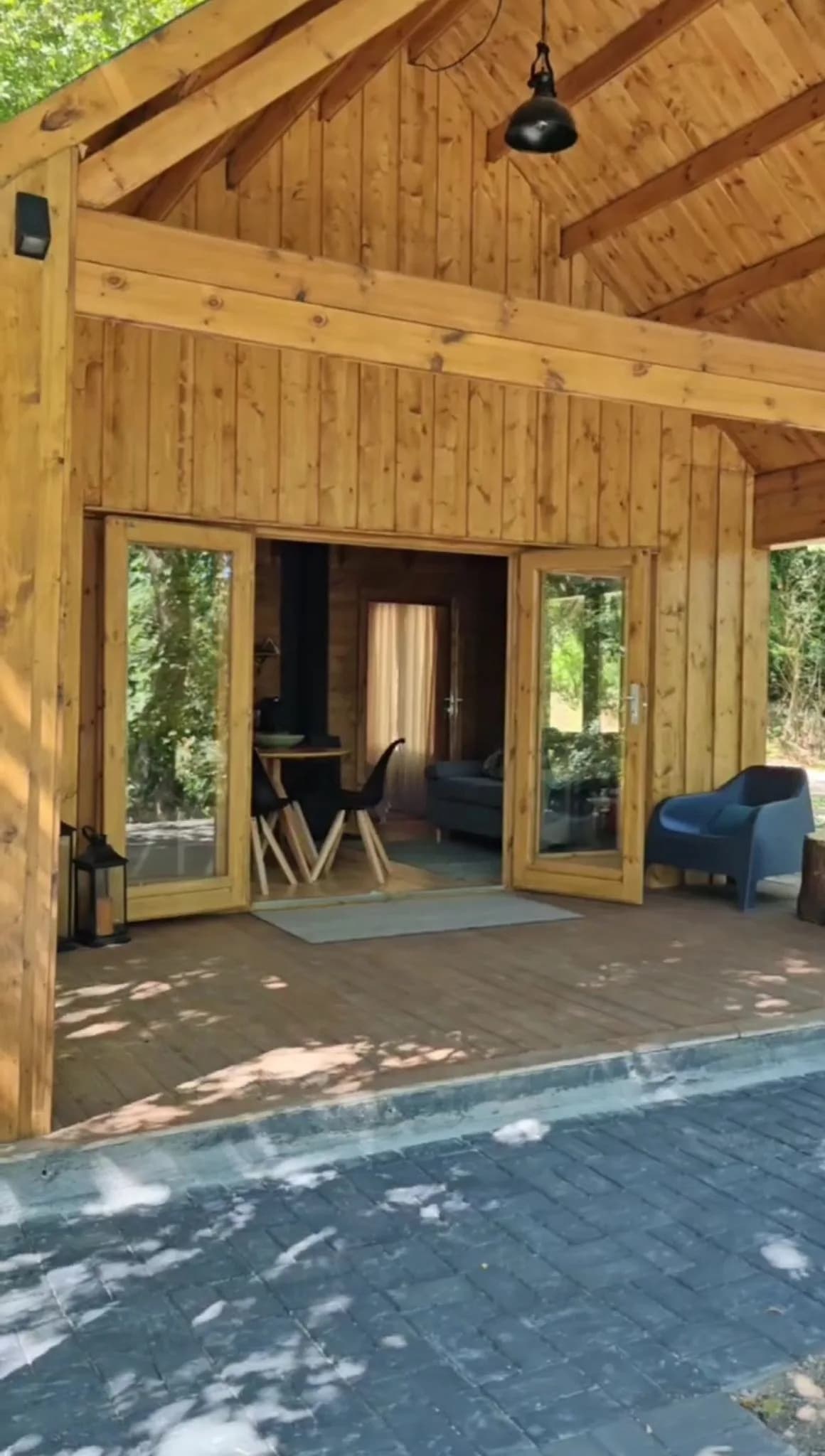Entrada da cabana pelo alpendre